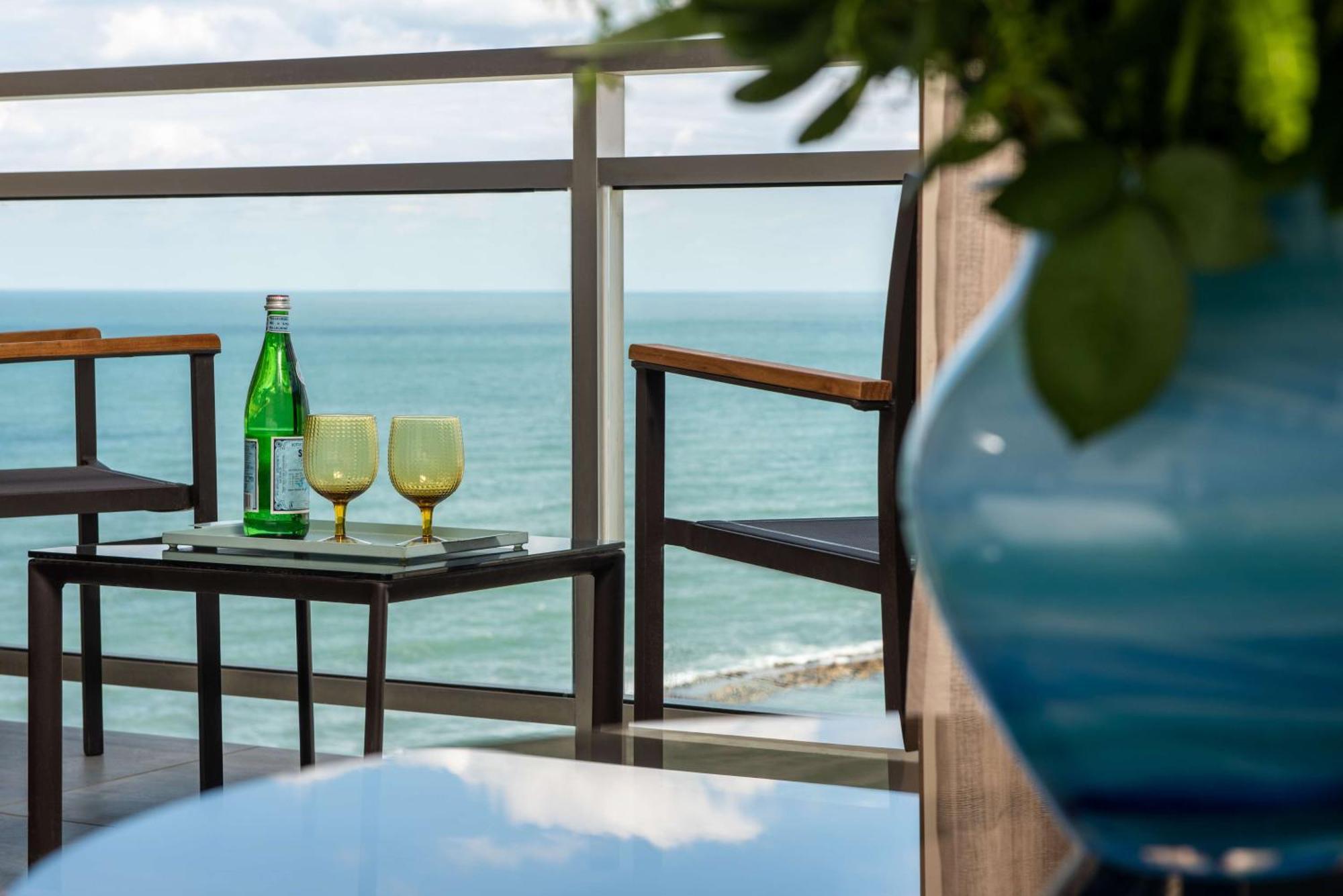 The Vista At Hilton Tel Aviv Hotell Exteriör bild