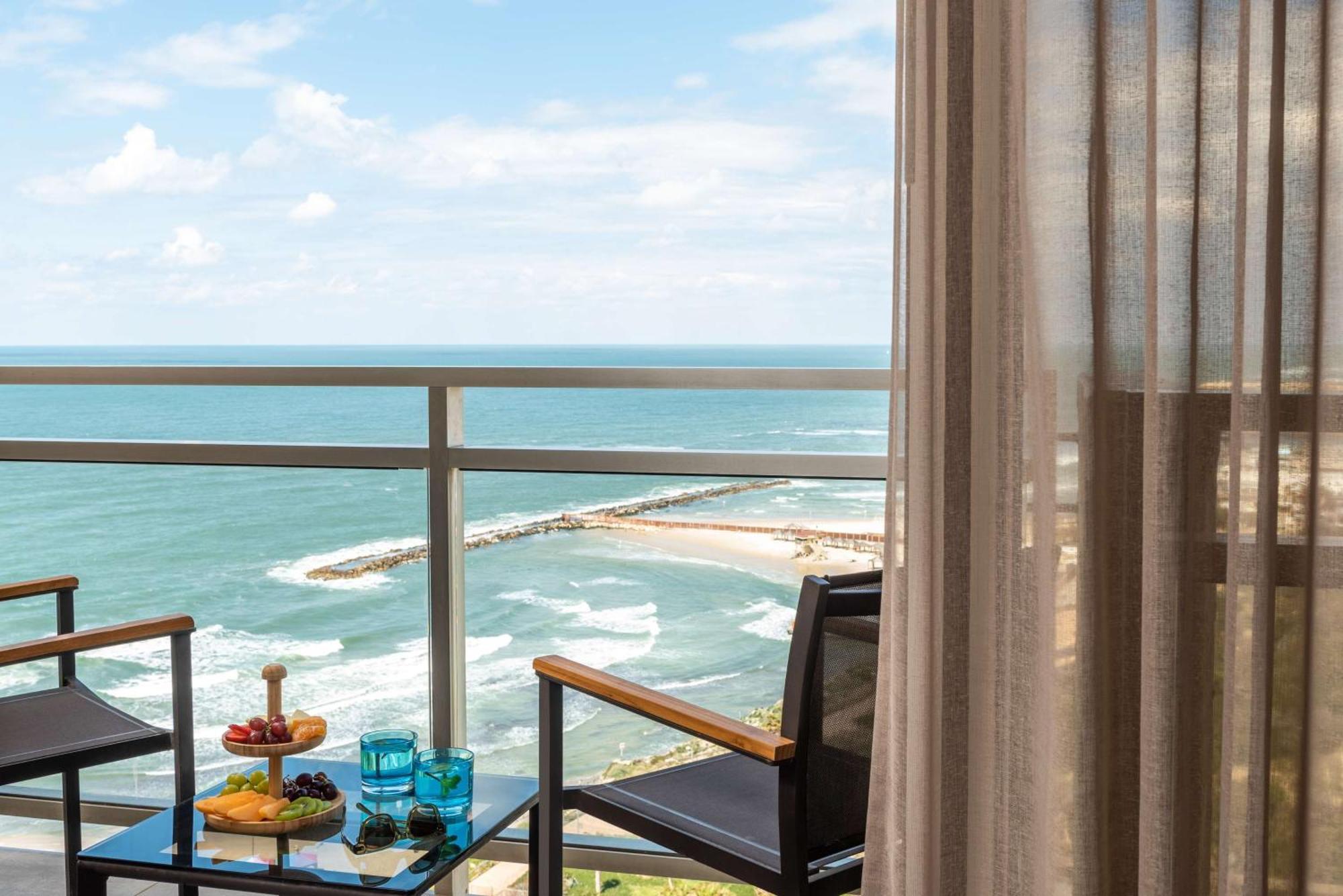 The Vista At Hilton Tel Aviv Hotell Exteriör bild